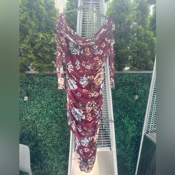 Express Body Contour Mesh Floral Off The Shoulder Ruched Midi Dress - Picture 6 of 7